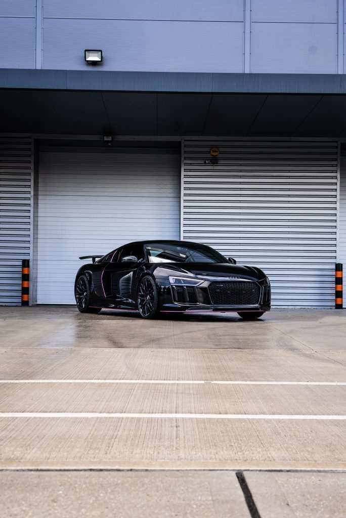 Audi R8 - Accents in Pink